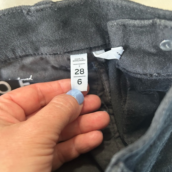 LOFT Women’s Washed Black Velvet Skinny Jeans with Zipper Accents Size 6 - Picture 9 of 9